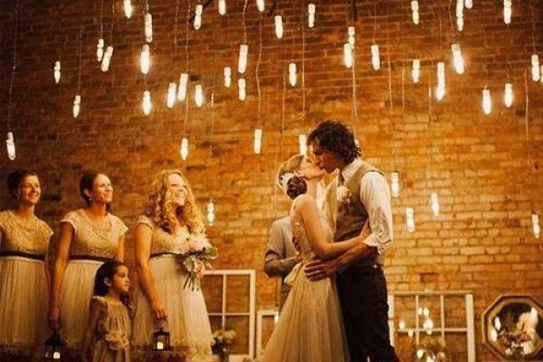 All Lit Up_ Creative Lighting Options for your Wedding Day All Lit Up_ Creative Lighting Options for your Wedding Day